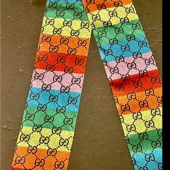 Designer Limited Edition Silk Multicolor Limited Edition Logo Scarf NWWT - Picture 5 of 9